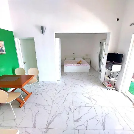 Apartment Guest House Silvija - Sea View