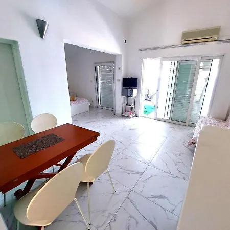 Apartment Guest House Silvija - Sea View *