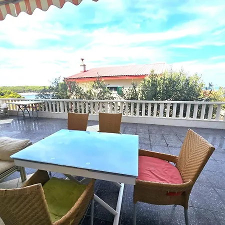 Apartment Guest House Silvija - Sea View Primosten