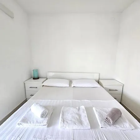 Apartment Guest House Silvija - Sea View