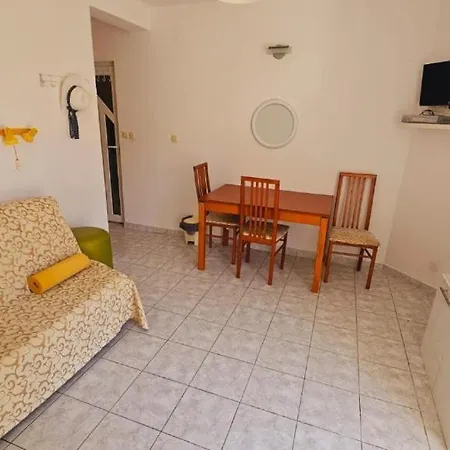 Apartment Guest House Silvija - Sea View Primosten