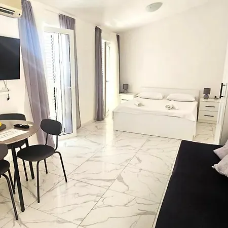 Apartment Guest House Silvija - Sea View