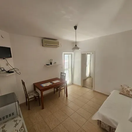 Apartment Guest House Silvija - Sea View