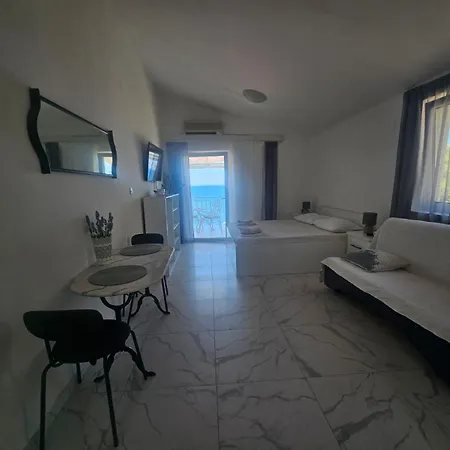 Apartment Guest House Silvija - Sea View *