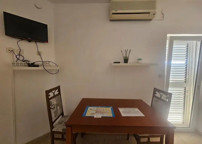 Silvija - Sea View * 프리모스턴